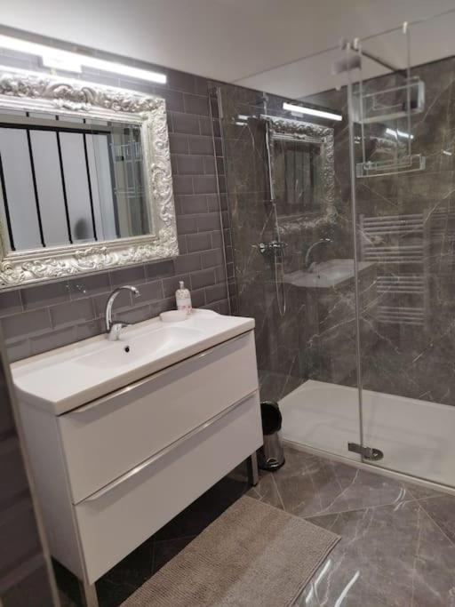 Appartement Proche Aeroport & Indret Bouguenais Ngoại thất bức ảnh